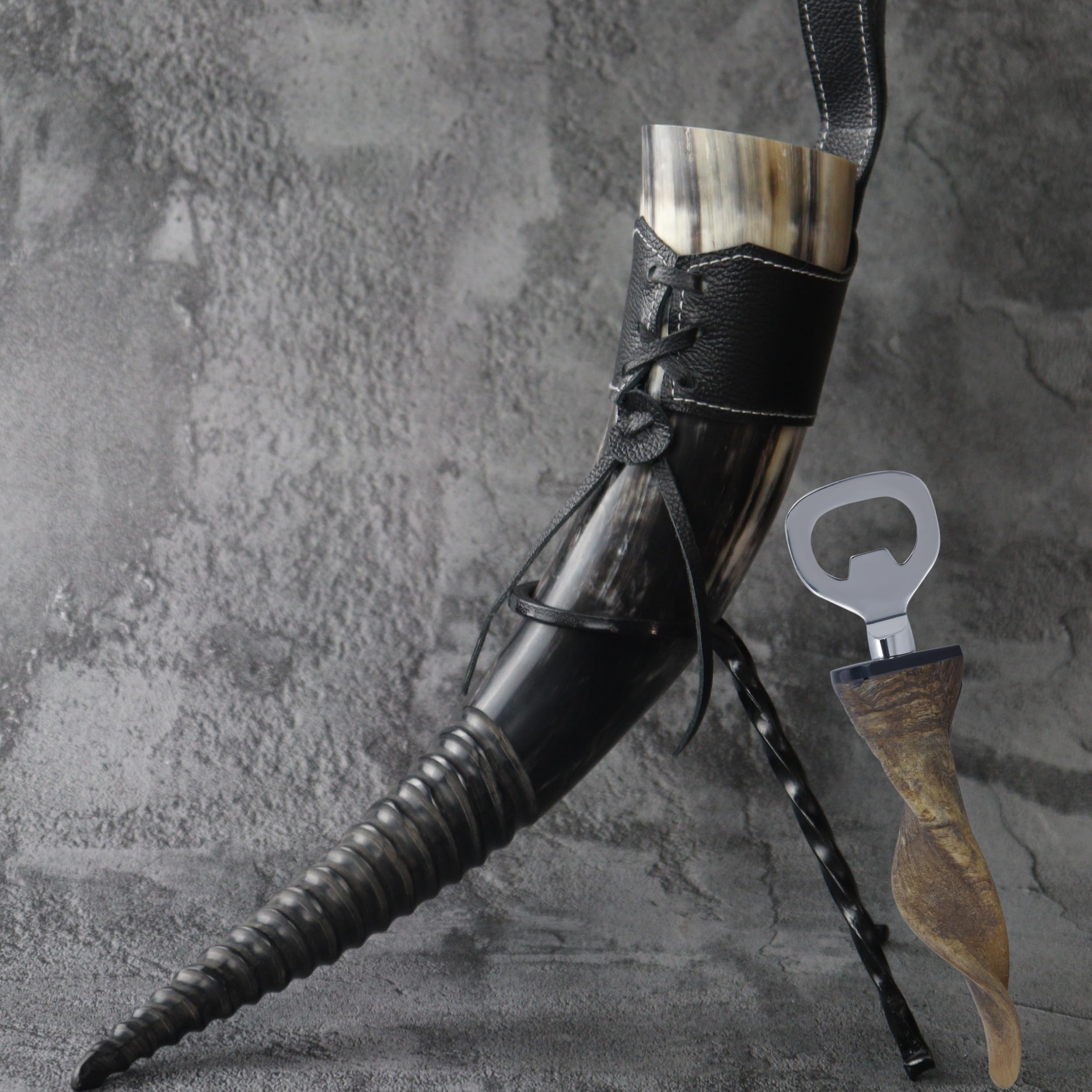 OLDEMPEROR Viking horn in ready-to-gift packaging.