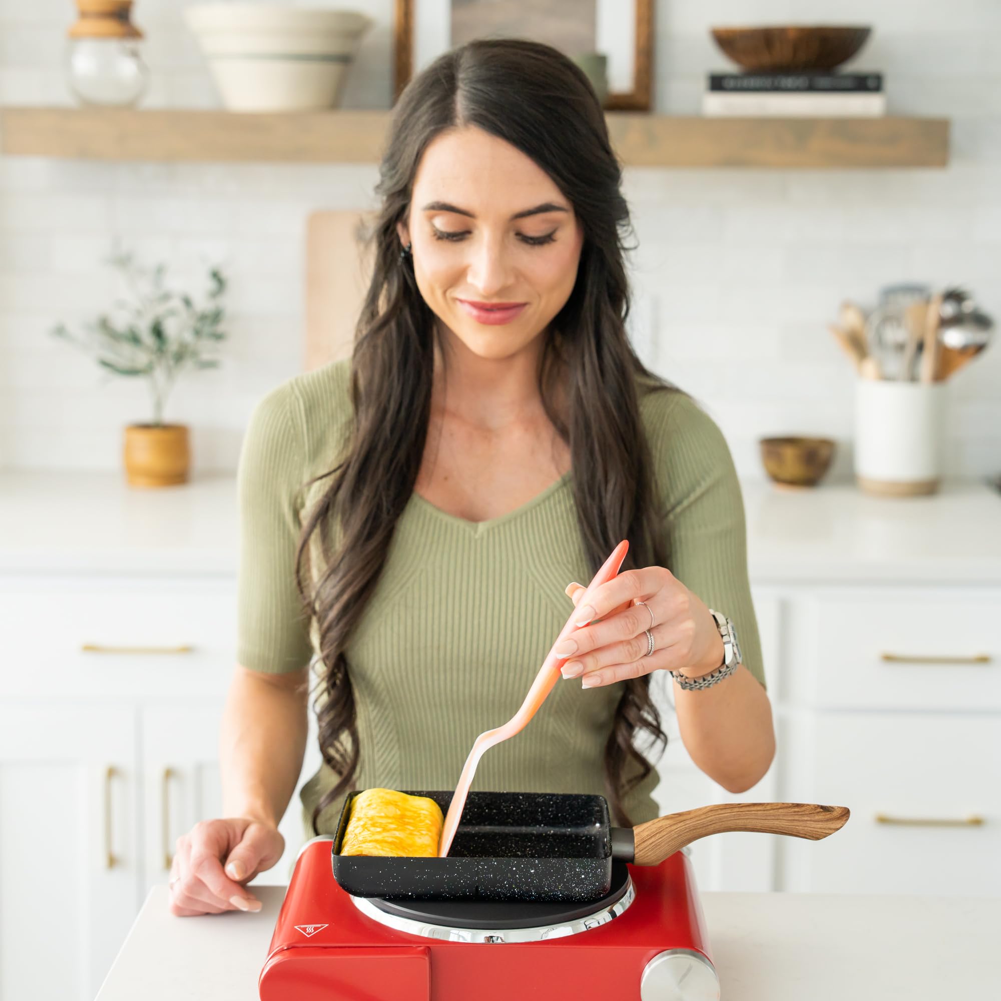 OLEEX oil brush included for precise glazes on omelets and pancakes.