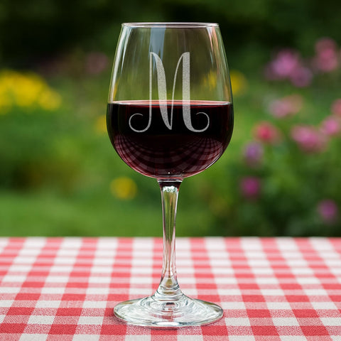 On The Rox Drinks dishwasher-safe wine glass for easy cleaning and daily use
