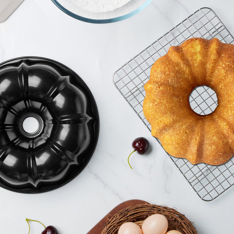 Onader two-pan set offers versatile baking and storage