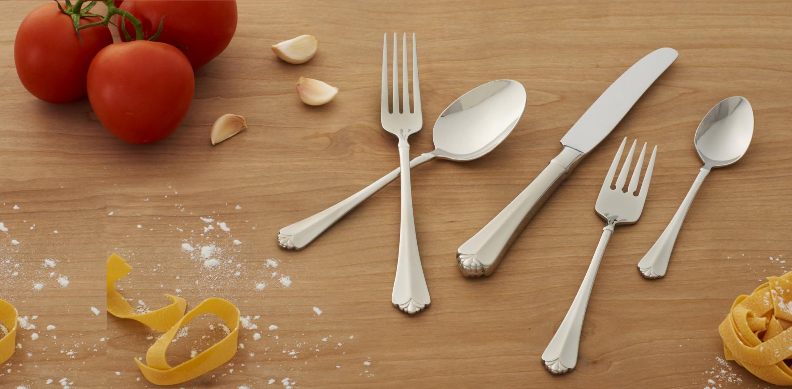 Juilliard dinner spoon offers comfortable weight for everyday meals.