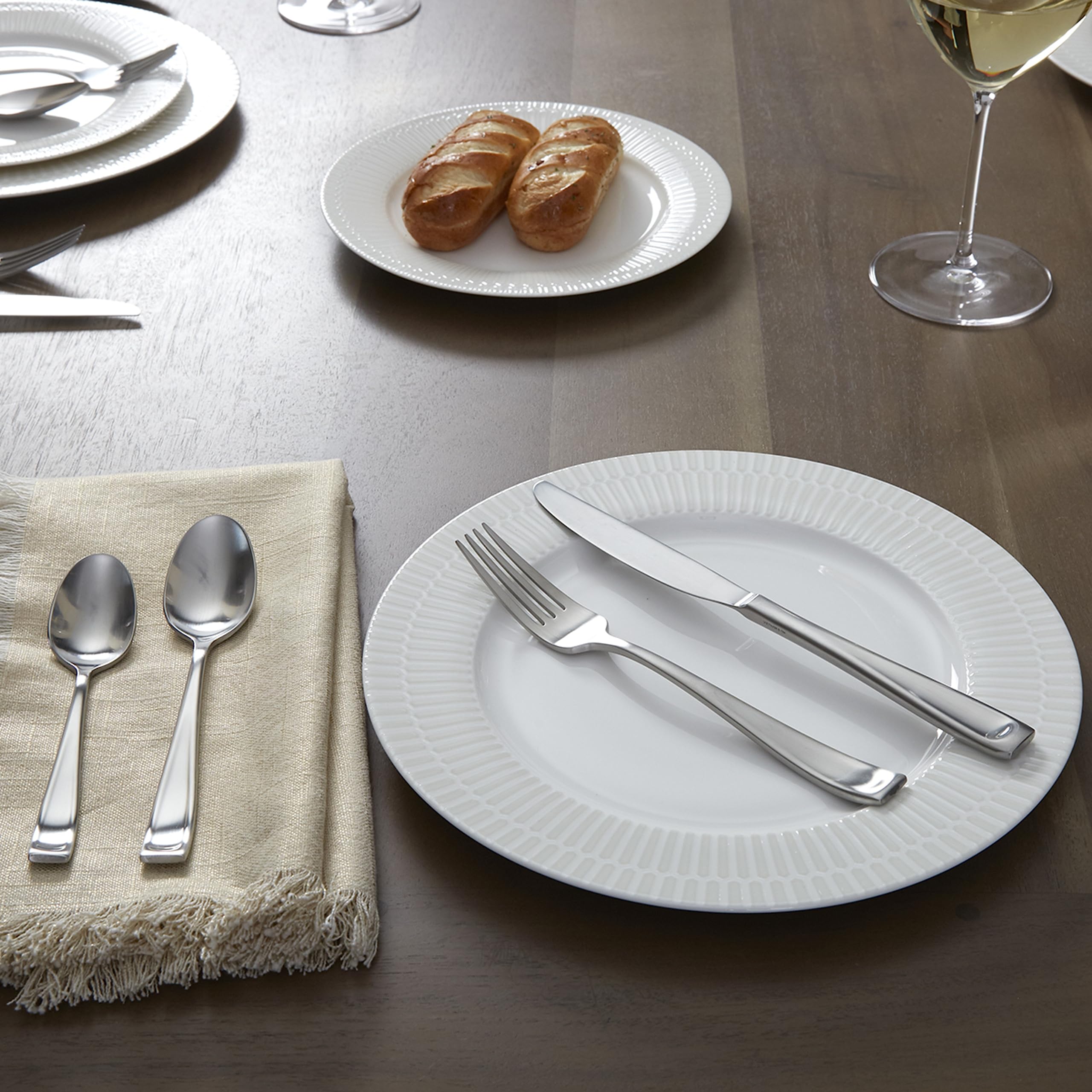 Moda Teaspoons design highlights clean symmetry and versatility