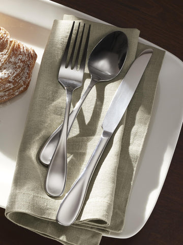 Oneida Voss set for eight ready to elevate daily dining