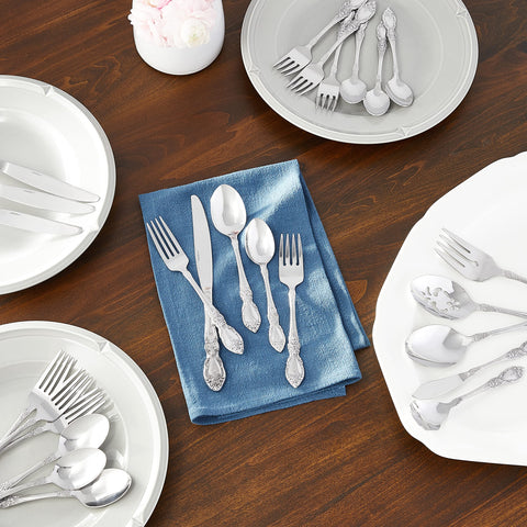 Oneida Wordsworth dinner knife detail showcasing high-end finish for formal meals.
