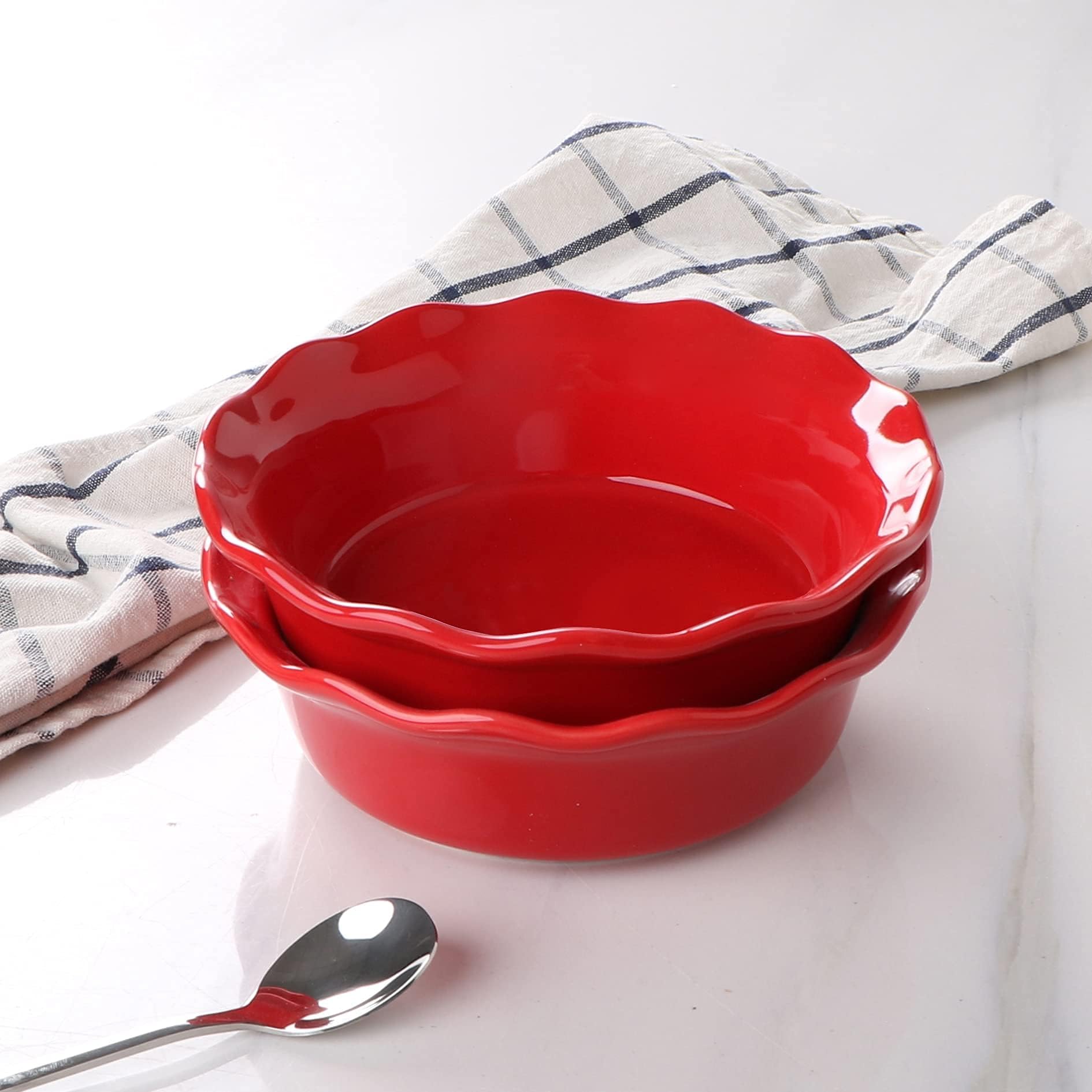 ONEMORE pie pan on dining table setup, enhances dessert service.
