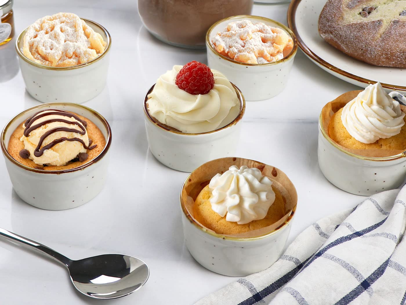 ONEMORE oven-safe ceramic ramekins withstand hot baking
