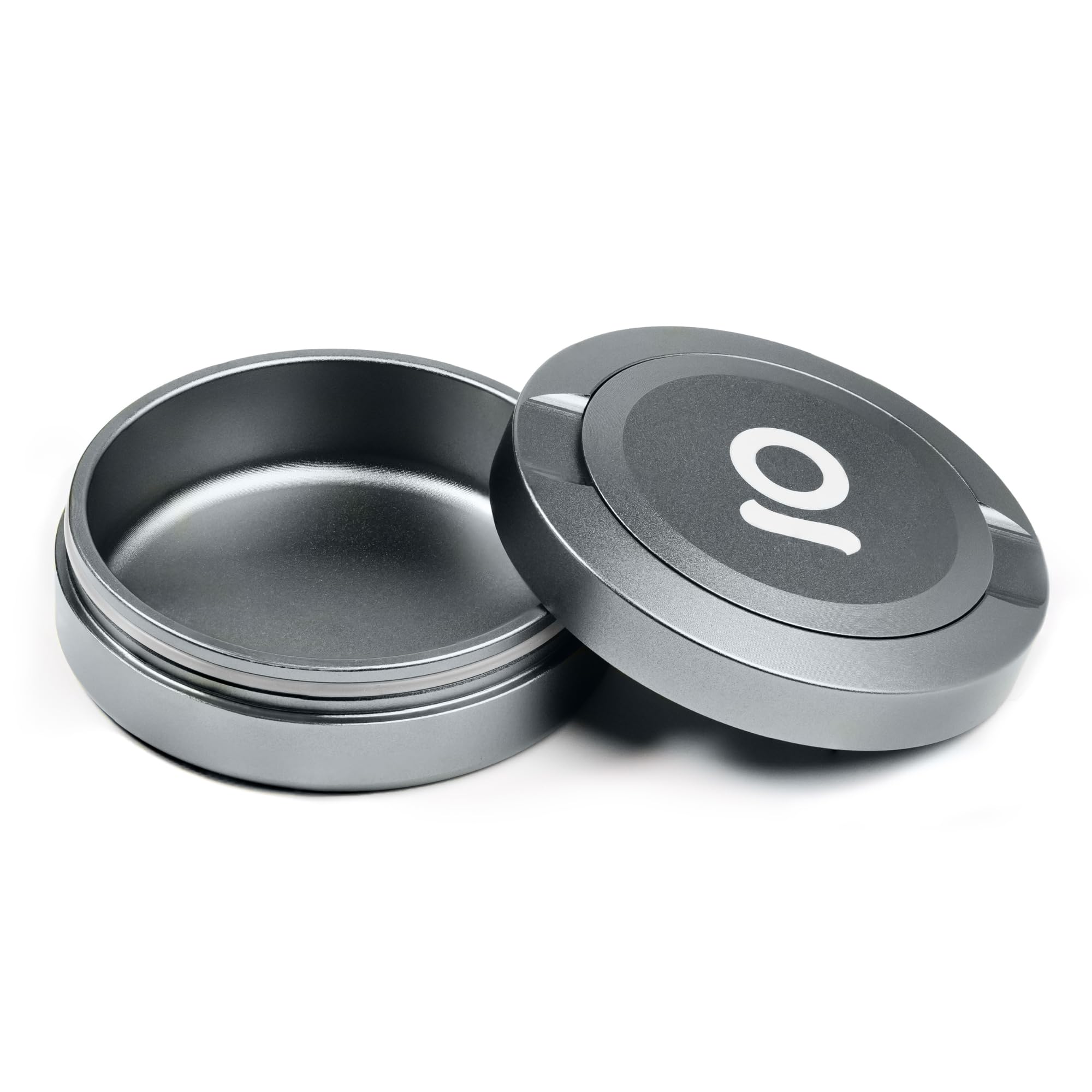 ONGROK ZPuck with airtight seal preserves pouch freshness on the go.