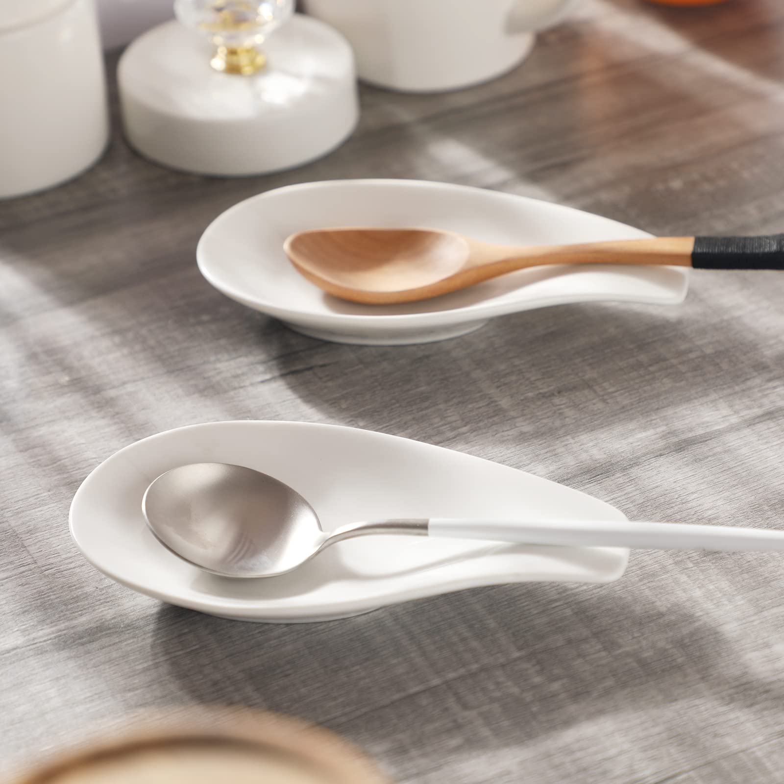 ONTUBE elegant white spoon rest on kitchen counter for compact storage.