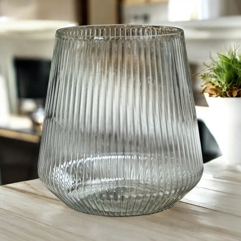 OOJAMI Ripple Origami stemless wine glasses offer convenient disposability with style.