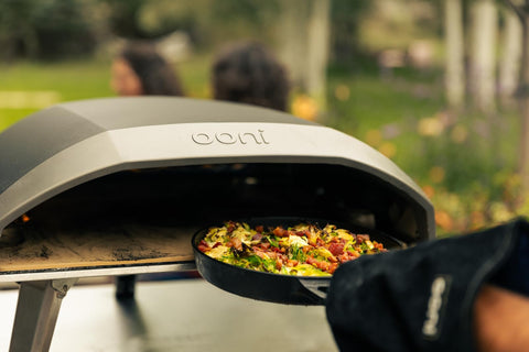 Ooni skillet pre-seasoned non-stick finish for quick cooking.