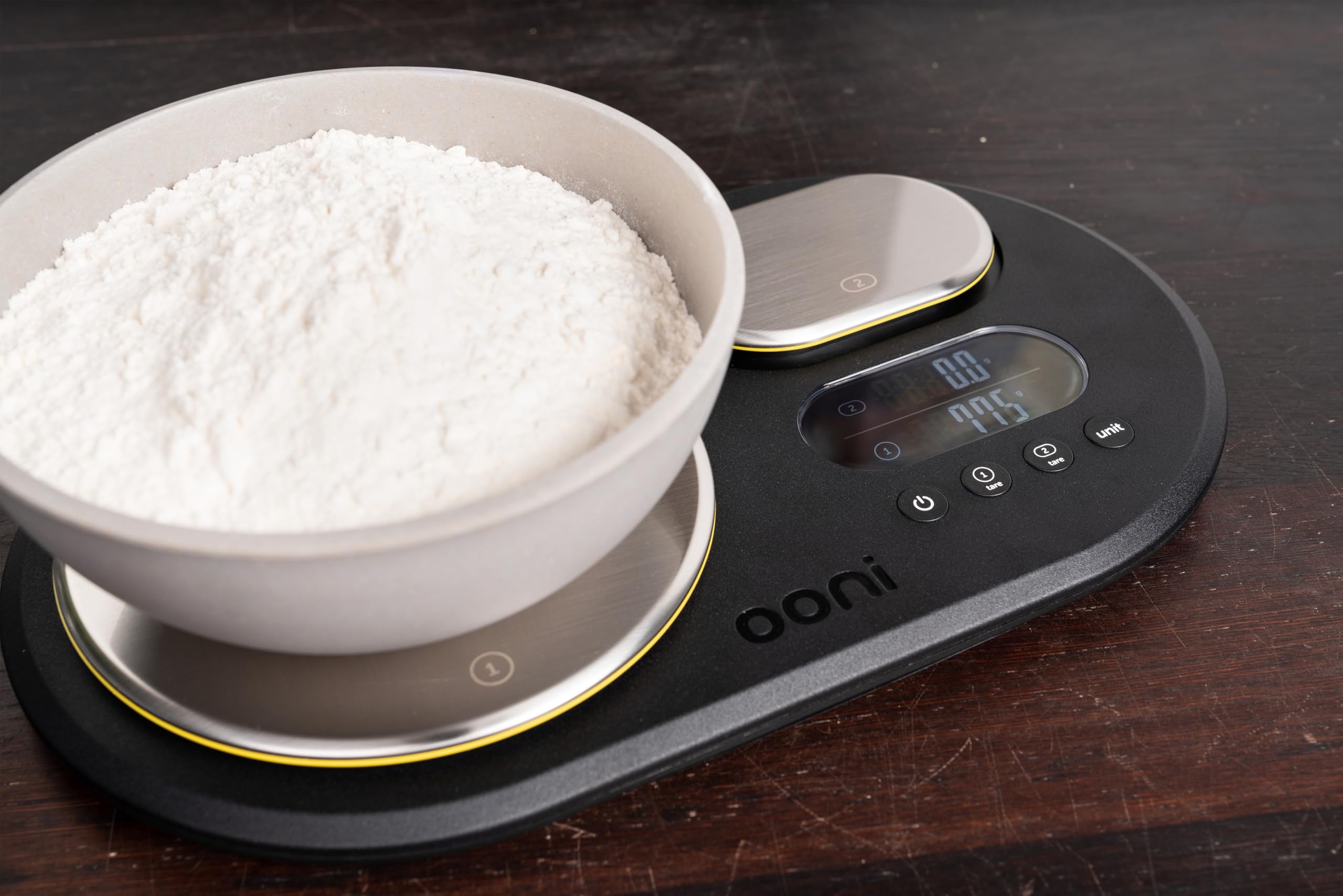 Ooni brushed stainless steel scales show durable kitchen performance.