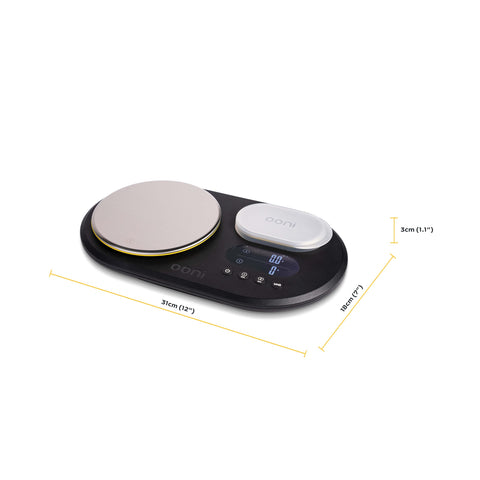 Ooni dual-platform scales front display with clear readings for ingredients.