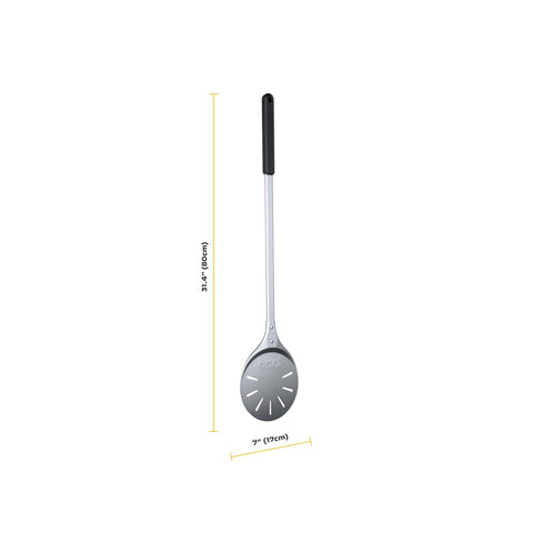 Ooni pizza turning peel long handle design keeps hands safe during rotation.