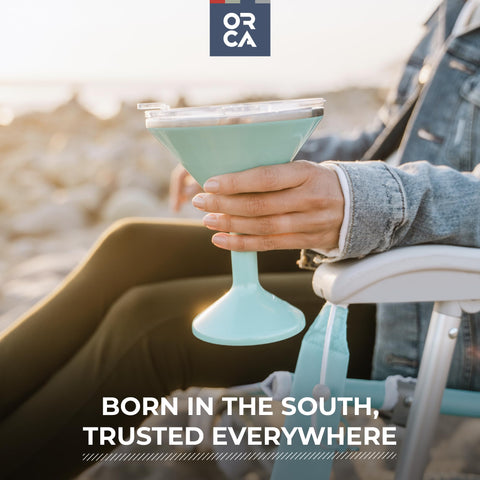 Brand badge visible on the body for confident outdoor entertaining.