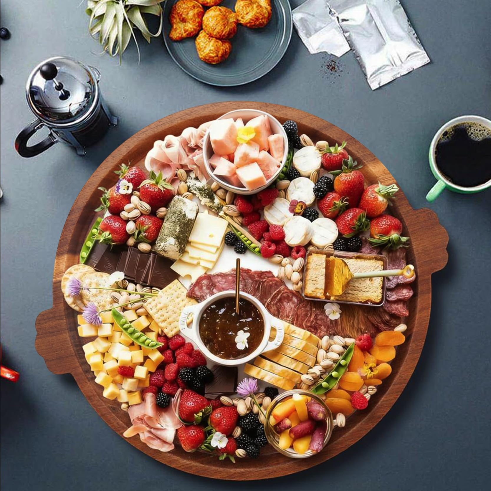 OrganicVilo serving board close-up highlights rich wood grain