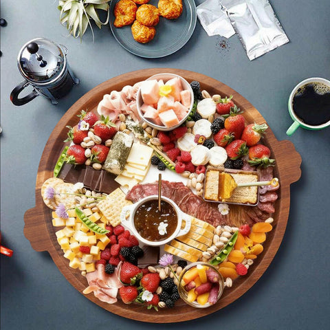 OrganicVilo serving board close-up highlights rich wood grain
