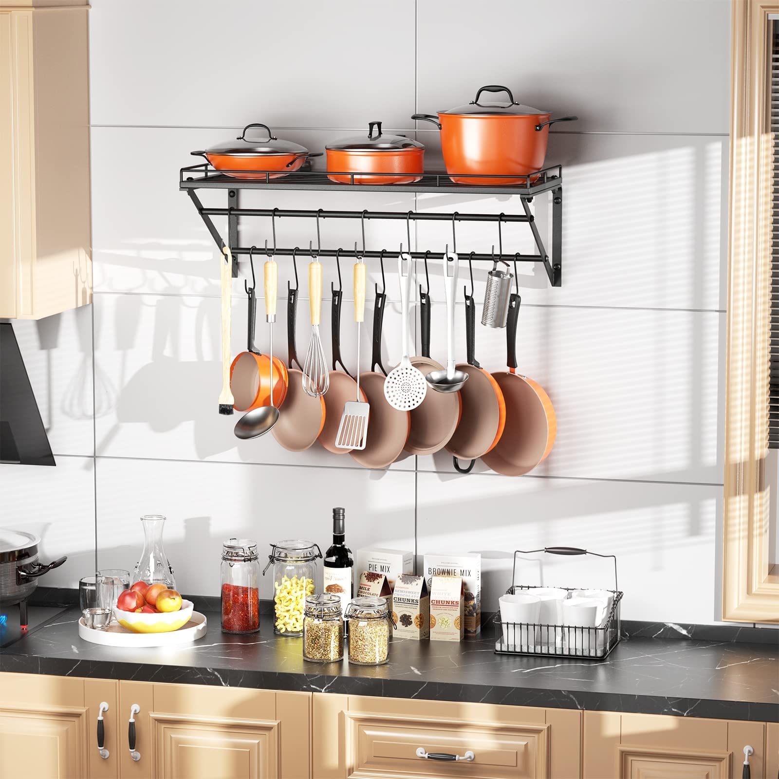 OROPY two-tier hanging rails ready to hold pans and utensils