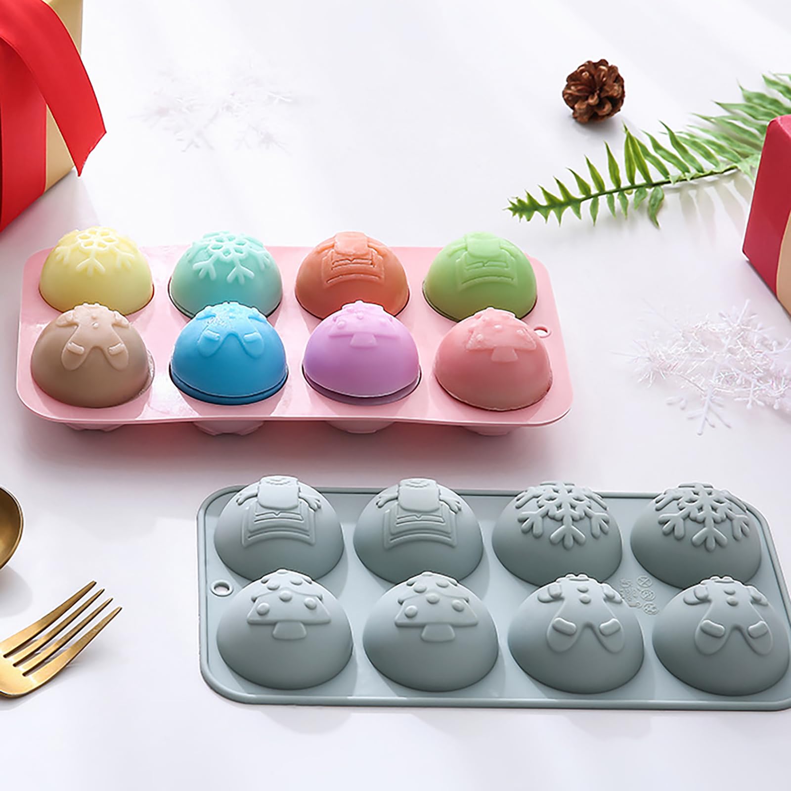 Oskrieel snowman mold perfect for cute holiday desserts.