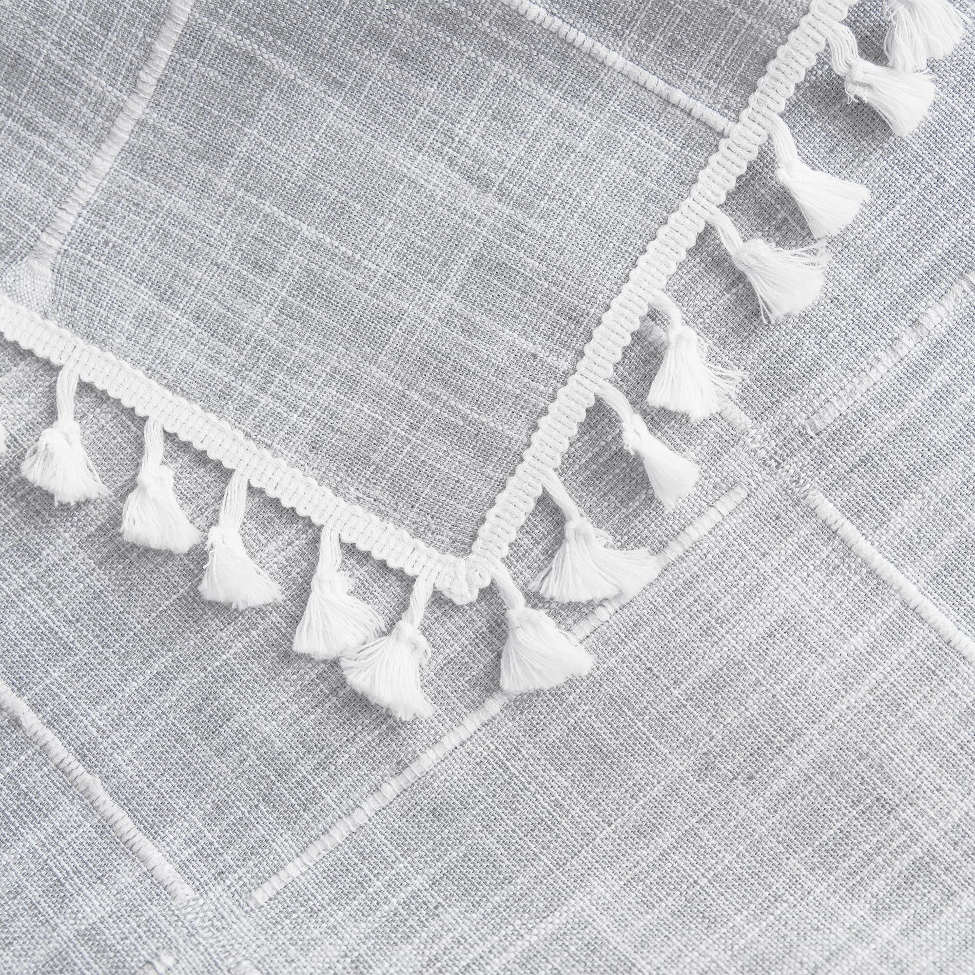 Oubonun fade-resistant fabric maintains color after repeated use