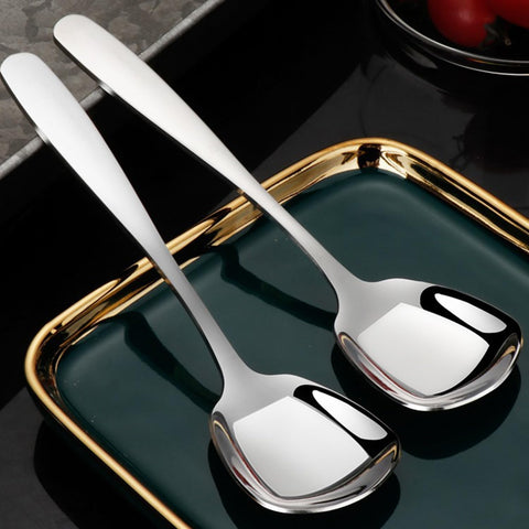 OULIGET flat square design offers stable scooping for soups and stews.