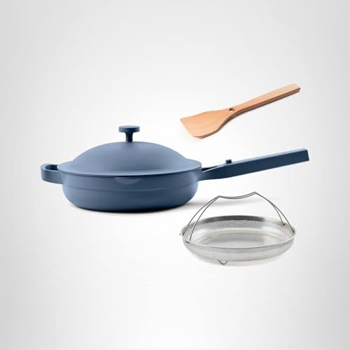 Induction-ready handle design for reliable performance on all surfaces.