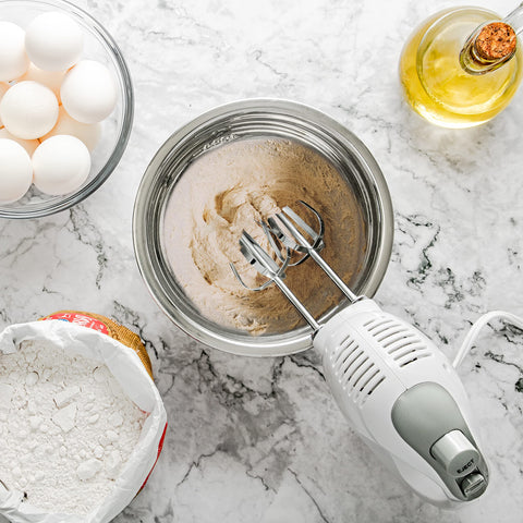 OVENTE hand mixer suited for baking and cooking tasks