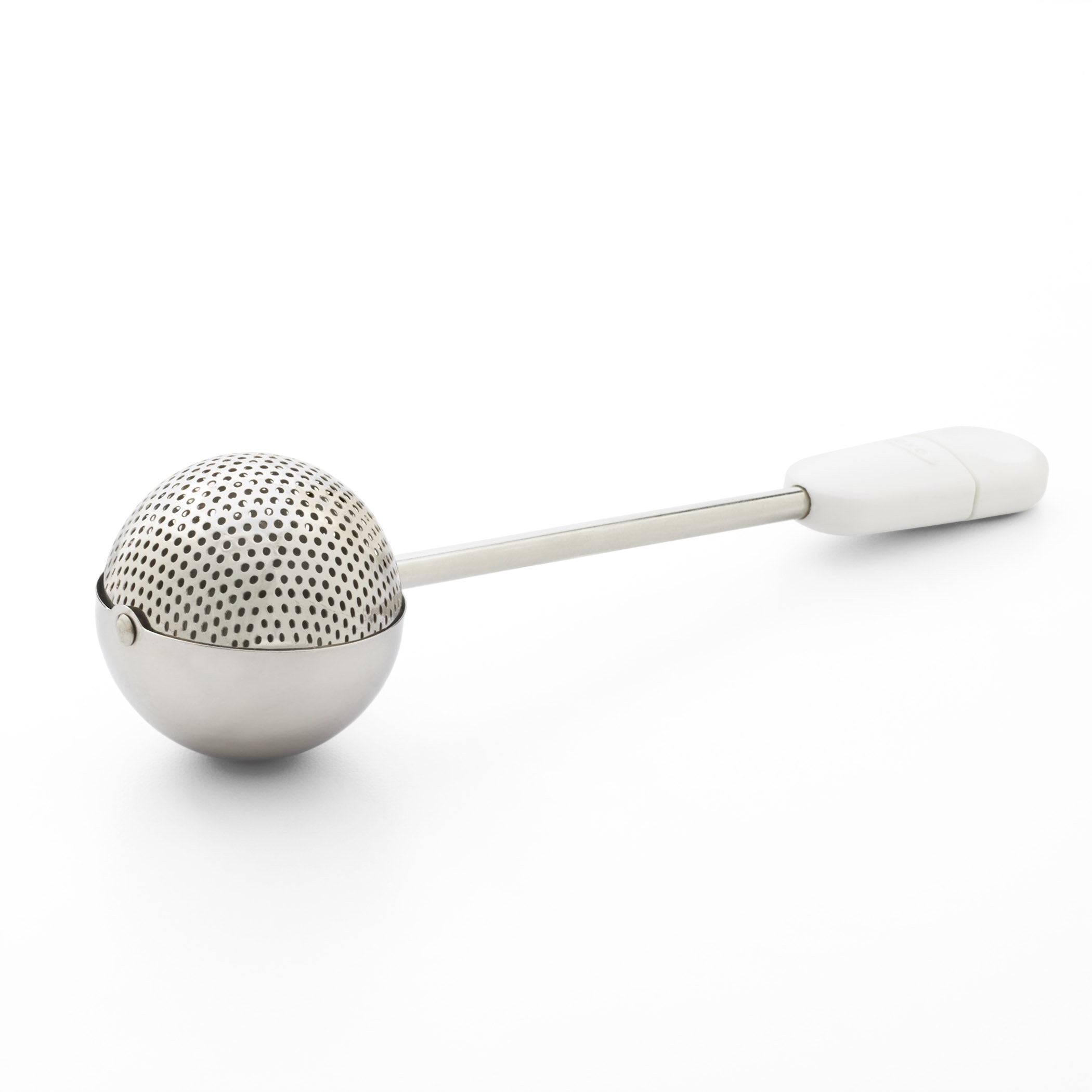 OXO Good Grips Baker’s Dusting Wand locking-pull-tab for storage