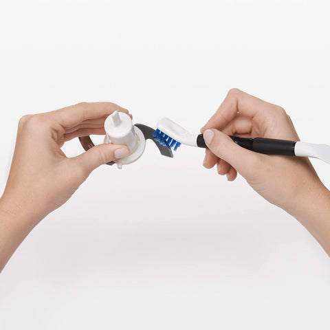OXO Good Grips cleaning set cleans kitchen fixtures and surfaces with precision