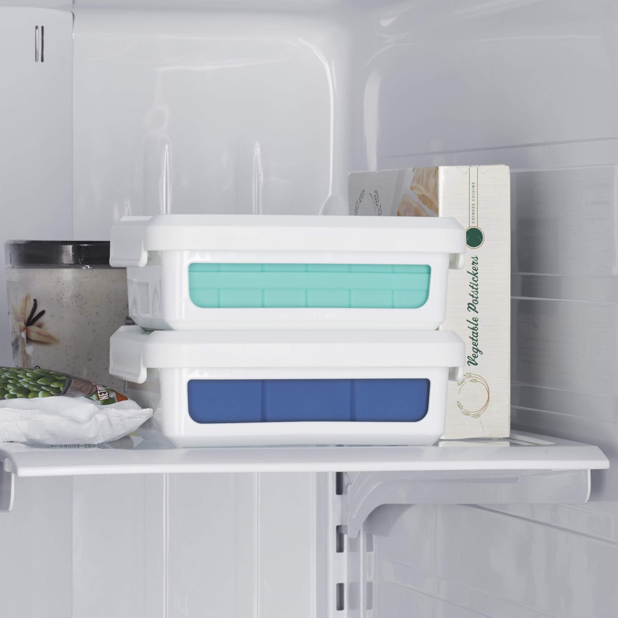 OXO Good Grips covered tray protects ice against odors in freezer