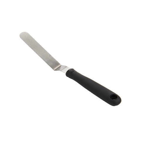 OXO Good Grips Cupcake Icing Knife handle provides comfortable grip while decorating.