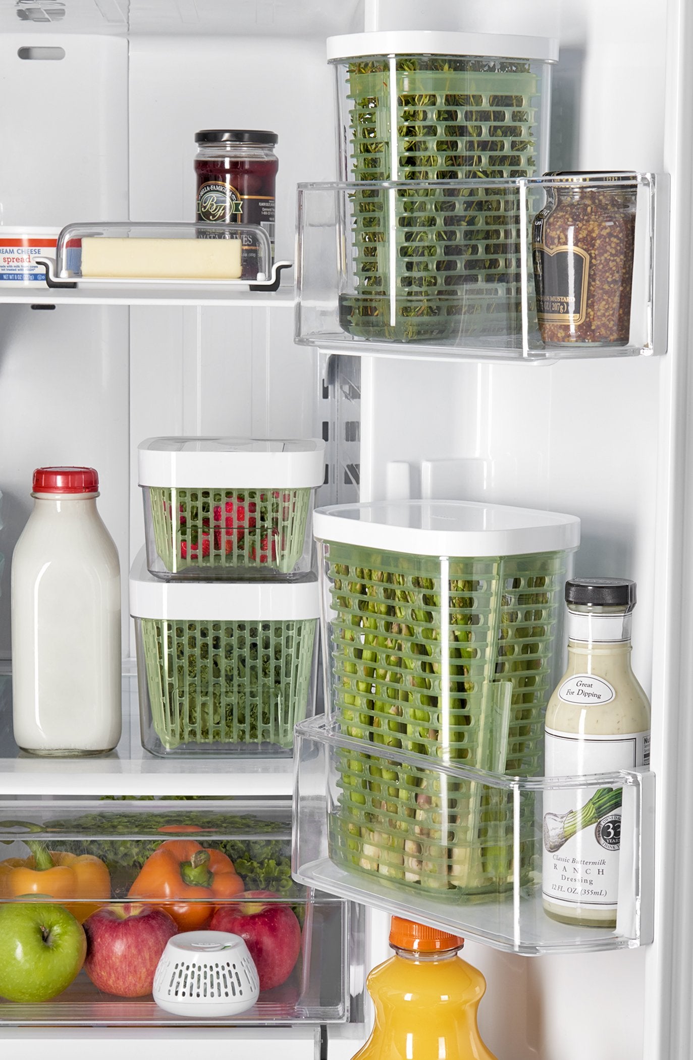 OXO Greensaver promotes 360-degree air circulation around herbs