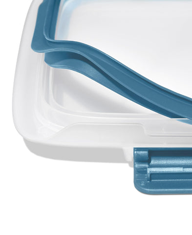 OXO Good Grips Prep & Go with two locking clips ensures a tight seal.