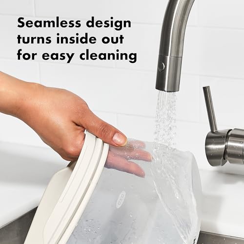 OXO Good Grips silicone bag with dust-resistant finish stays cleaner