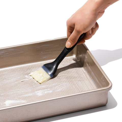 OXO Good Grips center-hole bristles prevent clumping during liquid transfer.