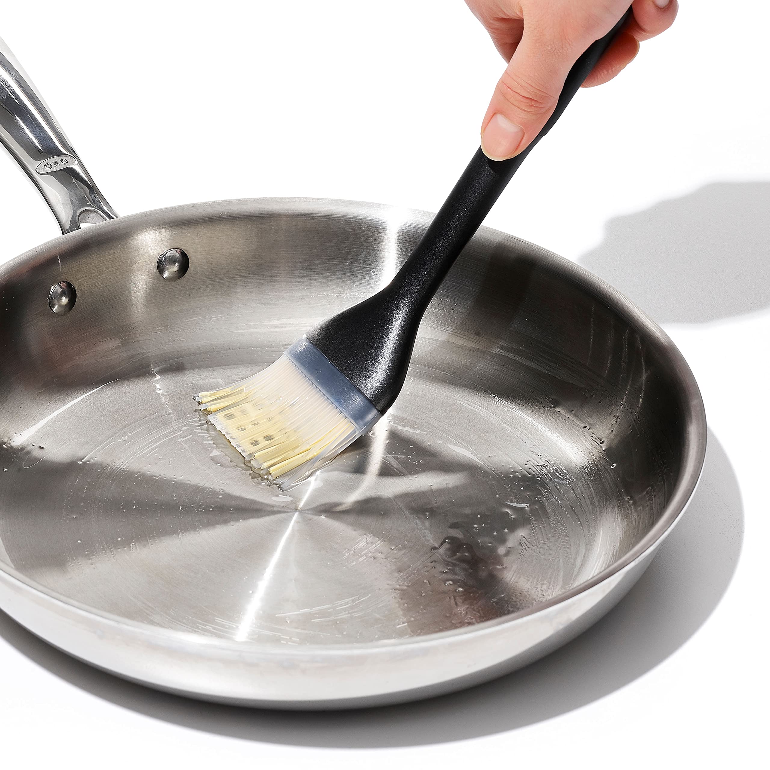 OXO Good Grips basting brush showing liquids transfer