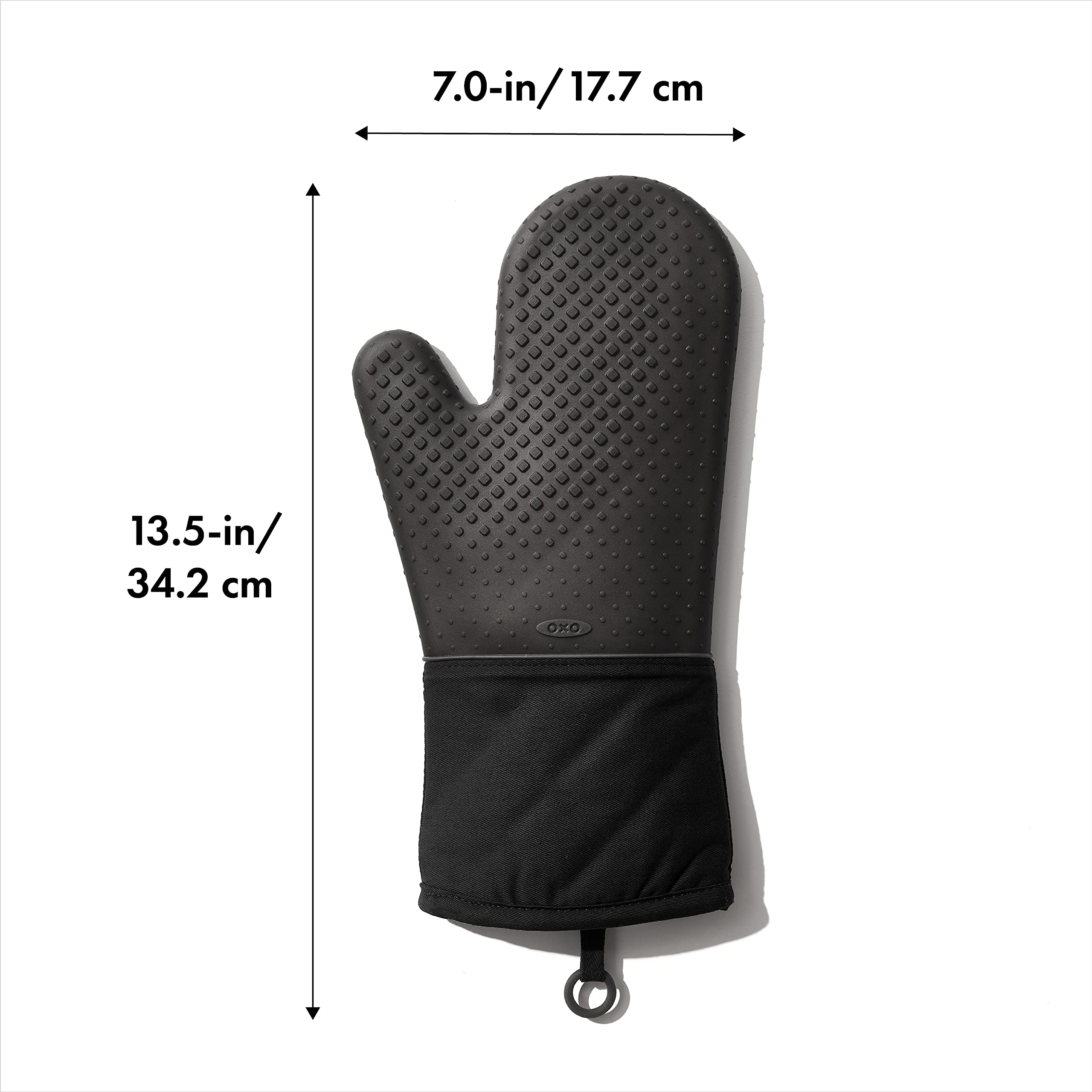 OXO Good Grips silicone mitt demonstrates heat resistance during cooking tasks
