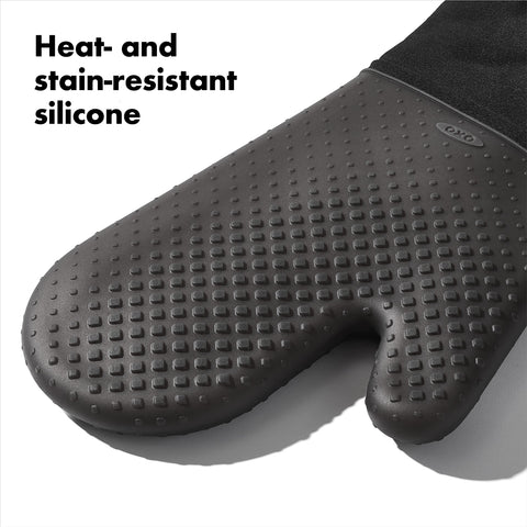 OXO Good Grips mitt interior is soft for comfortable dexterity while handling hot dishes