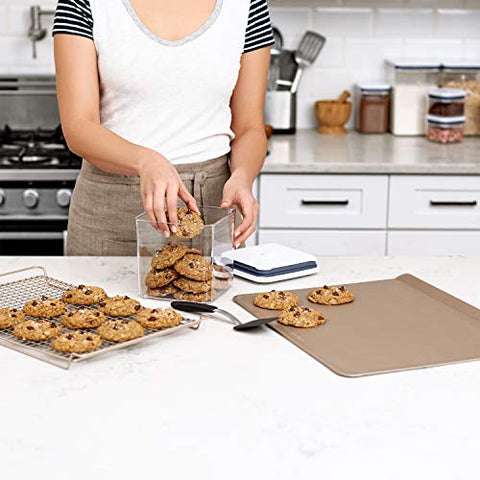 OXO Good Grips removing a single brownie with precision