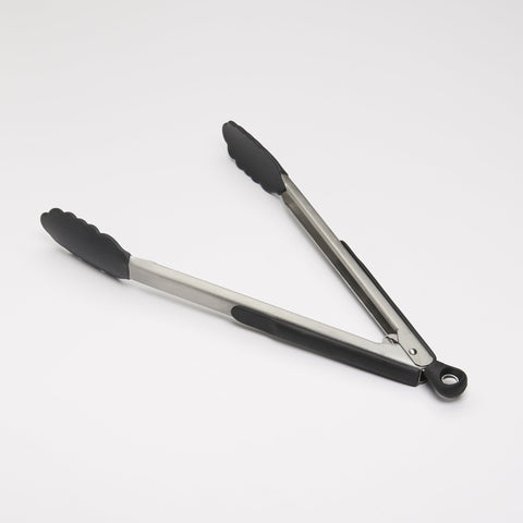 OXO Good Grips silicone head resists heat up to 600°F for non-stick use.