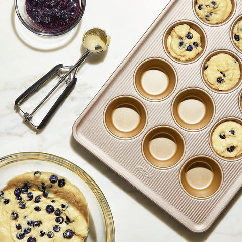 OXO Good Grips square-rolled edges provide secure grip.