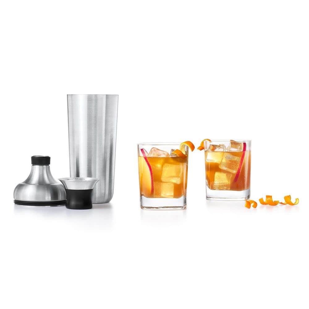 OXO ergonomic handle enables comfortable grip while shaking.