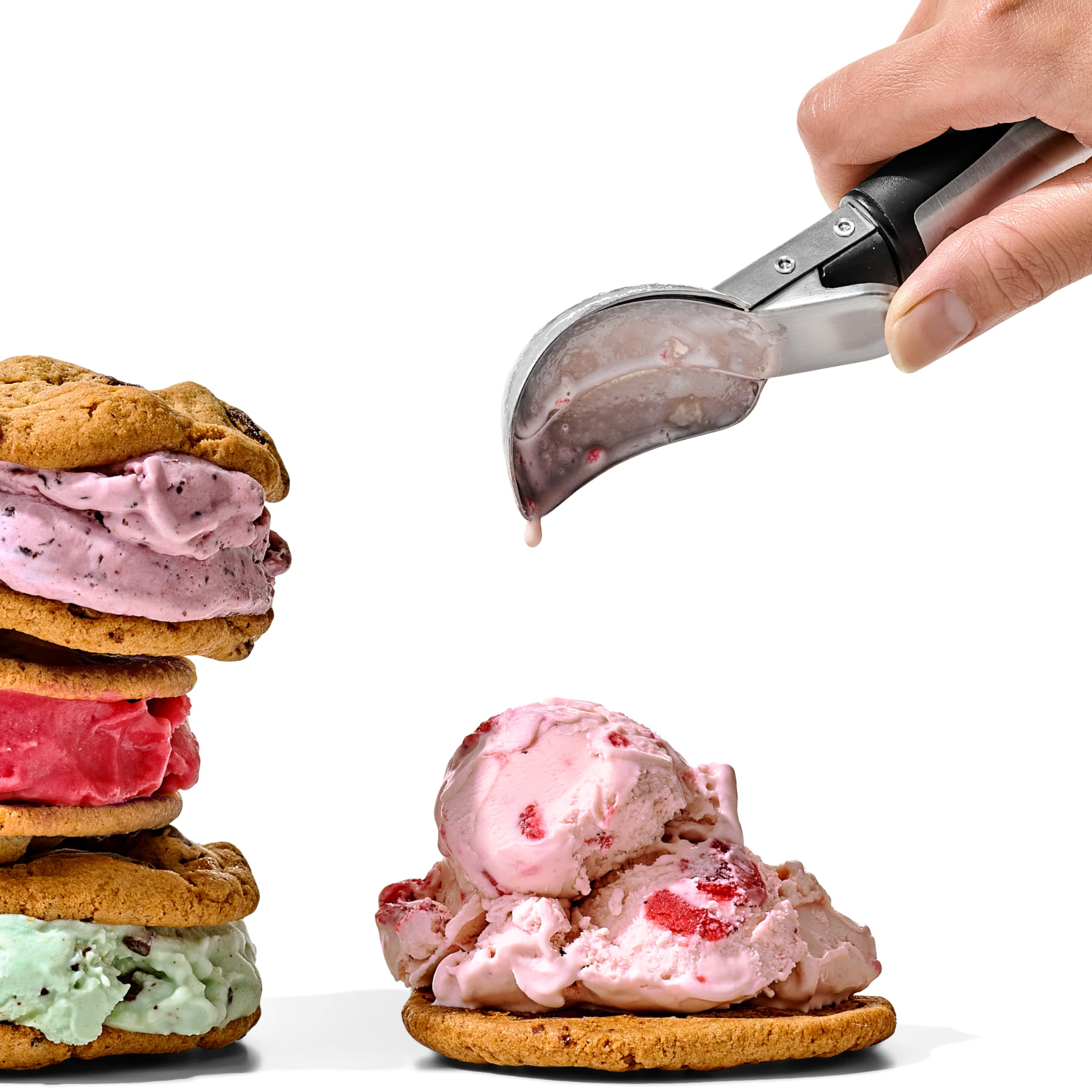 OXO Steel soft non-slip grip provides comfort while scooping hard ice cream.