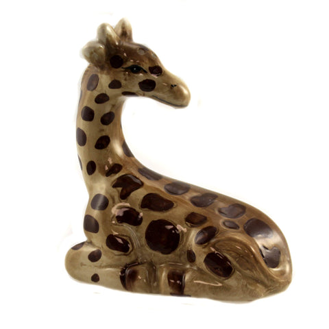 Pacific Giftware giraffe magnetic pepper shaker ideal for quick flavoring.