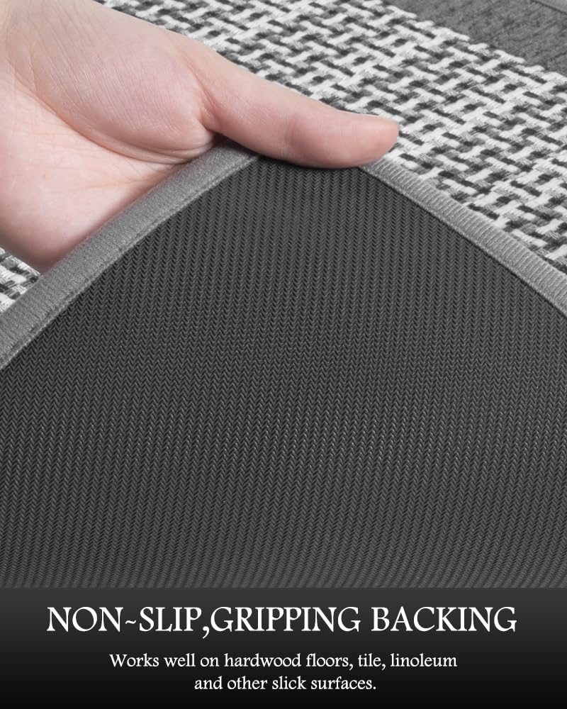 PADOOR machine washable rug is easy to clean.