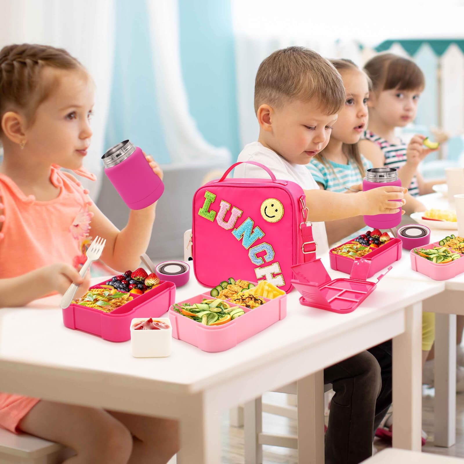 PainZieteg leak-proof lunch containers prevent spills during school and travel.