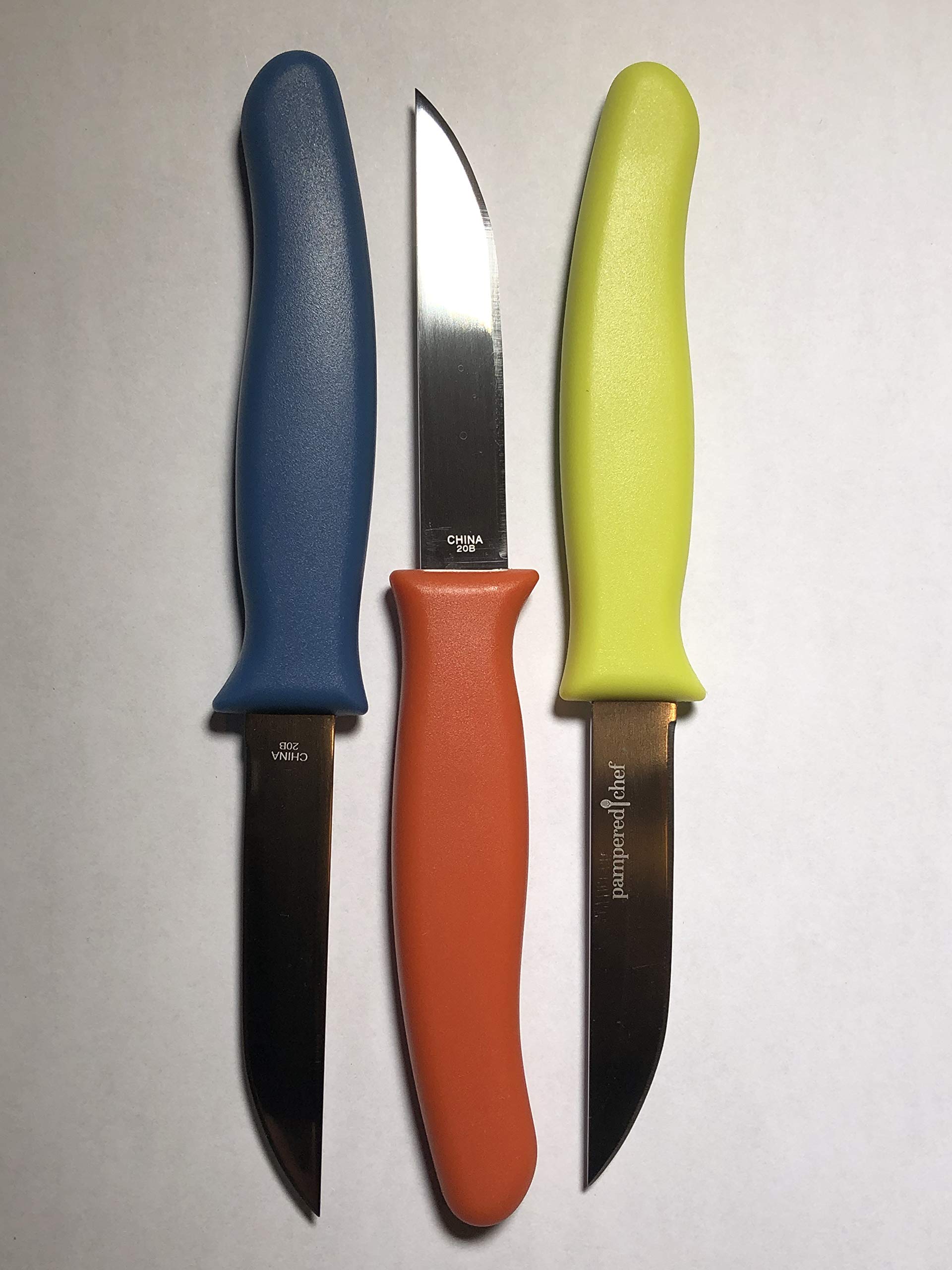 Pampered Chef 3-piece paring knife set handle detail emphasizes comfortable grip for extended prep.