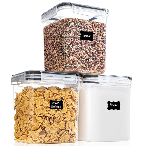 PANTRYSTAR 2.5L container with airtight lid preserves flour freshness.