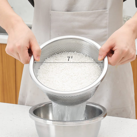 Paoli dual set enables convenient washing and draining in one workflow.