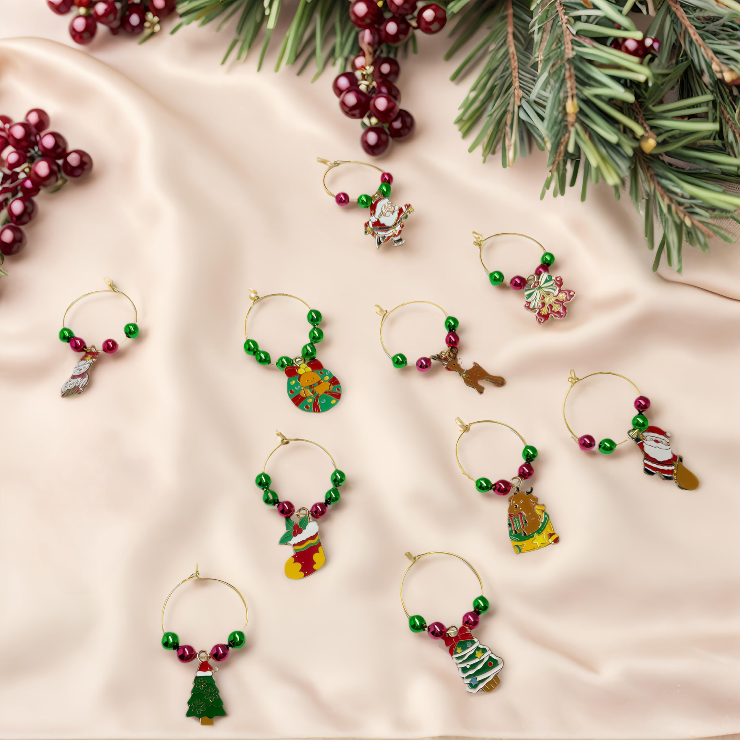 Paoshutai Christmas tree charm helps guests spot their glass quickly