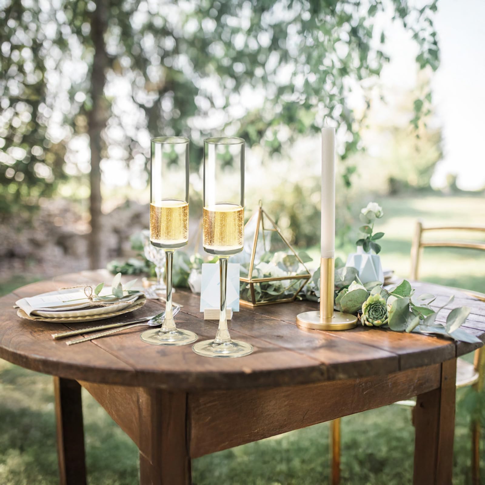 PARACITY lead-free crystal preserves clarity and resists clouding with regular use.